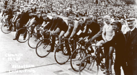 Start für ein Radrennen am 25.05.1920 "Ablauf zum Lillen Preis"