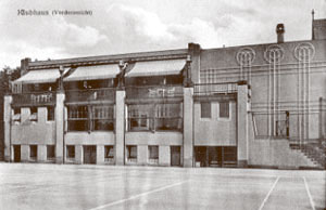 Klubhaus (Vorderansicht)