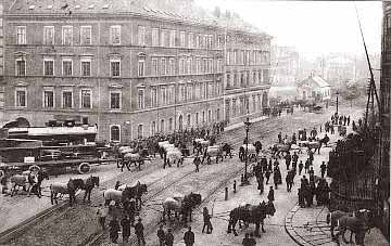 Lokomotivtransport um 1900 �ber den Dresdner Platz 