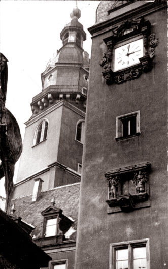 Die zwei Türme des Alten Rathauses um 1941