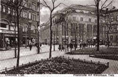 Poststraße mit dem Warenhaus Tietz um 1926 vom Beckerplatz aus gesehen