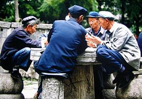 Doppelkopfrunde in China in der Mittagspause